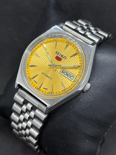 vintage Seiko 5 Refurbished Day/Date Men's Japan Made Wrist Watch