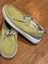Hey Dude Wendy Zig Zag Acacia Womens Size 6 Slip On Yellow Shoes