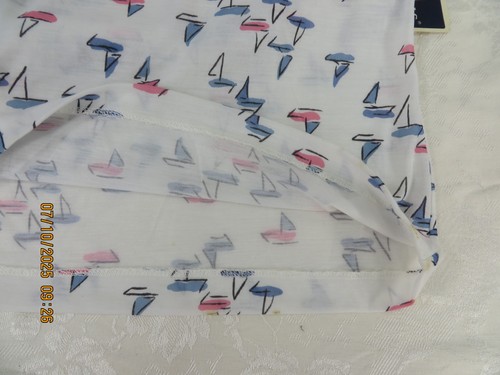 T-shirt maglietta Queen Casuals taglia S nuova con etichette poliestere/cotone bianco blu barche a vela USA - Foto 19 di 24