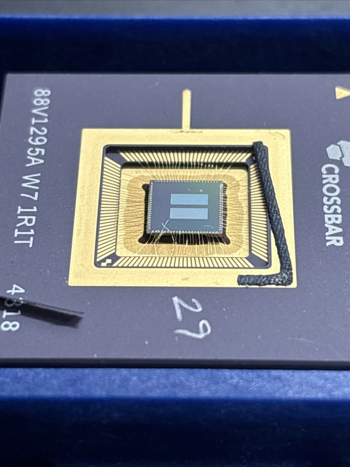 Lot 2 Ceramic Scrap Gold Intel Pentium Pro Like CPU/Processor Gold Recovery 9g - Image 3 of 4