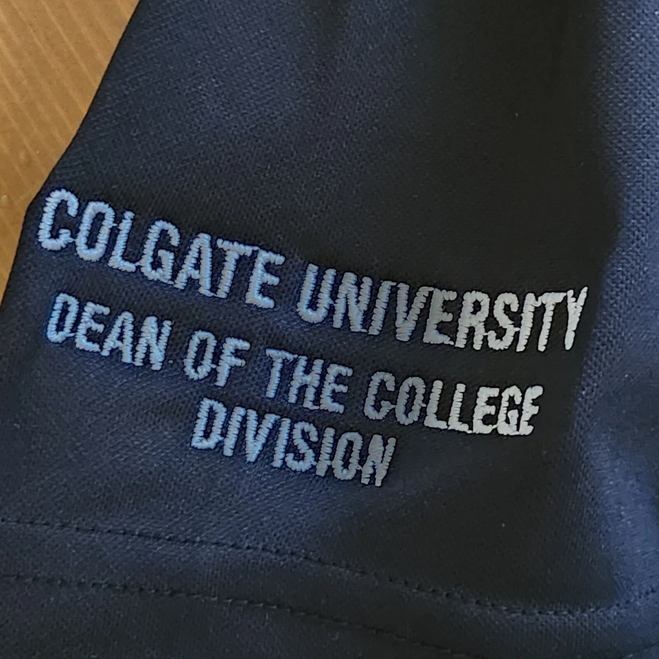 Camisa Polo Negra Bordada Universidad Colgate Decano de la División Universitaria Hombre M Foto 4 de 4