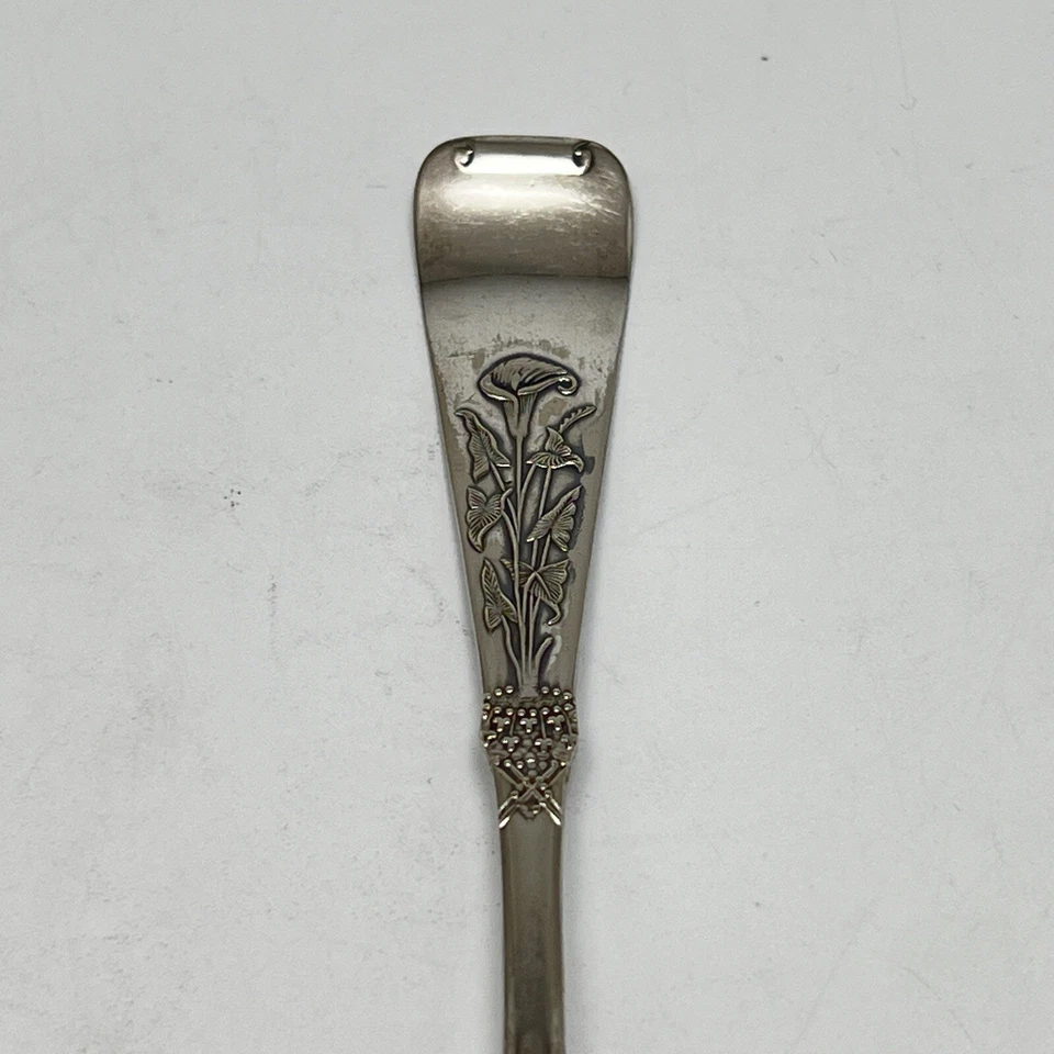 Urna de cuchara de azúcar International Silver Plate Shell mango de lirio Foto 4 de 4