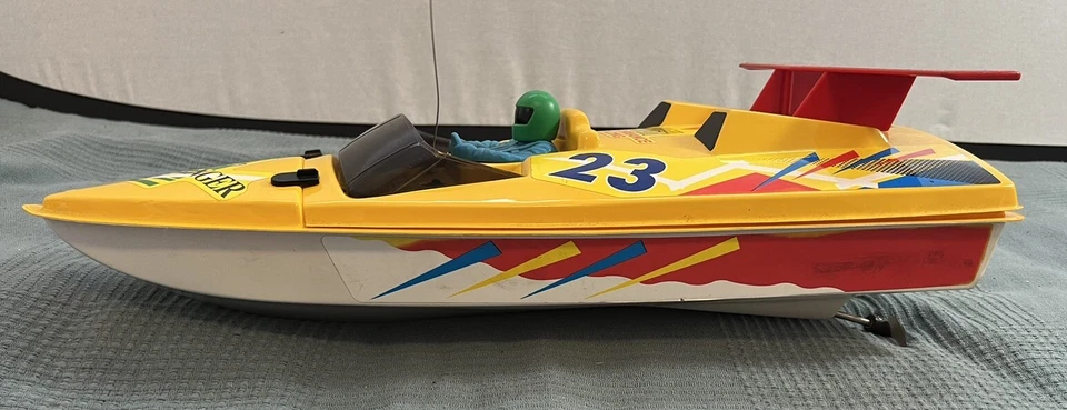 VTG Jet Stinger R/C Racing Boat 27.255 MHz w/Battery No Remote RARE - Image 3 of 4