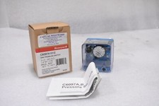 HONEYWELL C6097A1012 GAS PRESSURE SWITCH 120/240 VAC 1/4" NPT PIPE MANUAL RESET