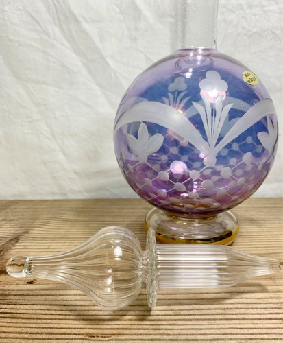 Vintage Art Glass 9” Genie Decanter Purple Etched Gold Trim pedestal w stopper - Picture 7 of 15