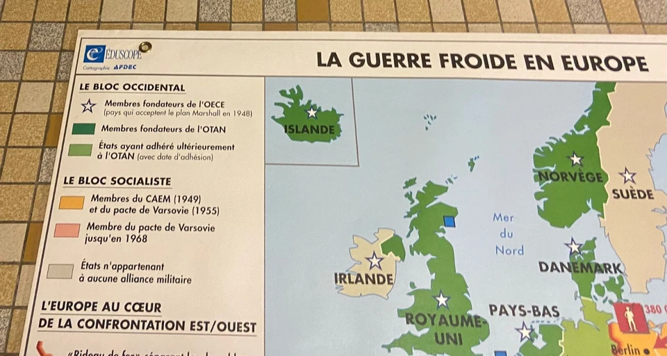 affiche scolaire "LA GUERRE FROIDE -UN MONDE BIPOLAIRE " histoire années 90 - Photo 3/4