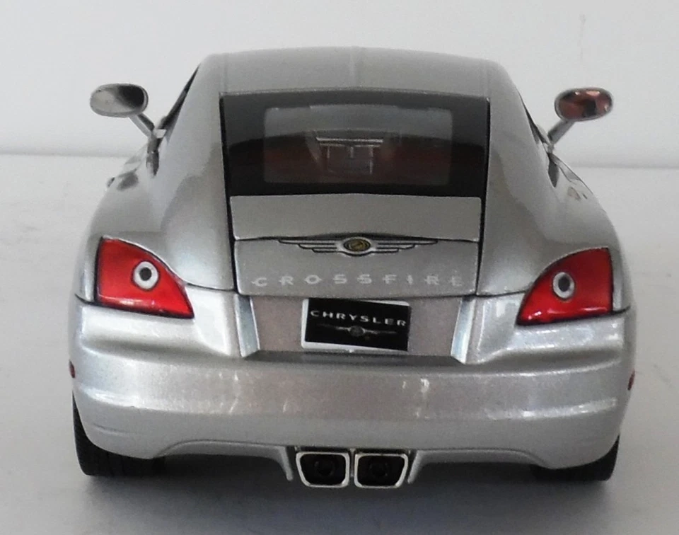 Diecast Silver 2003 Chrysler Crossfire 1:18 Solido New - Image 4 of 4