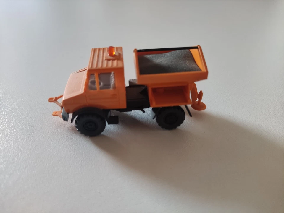 Wiking 1:87 Unimog 646 Streuer Winterdienst aus Sammlungsauflösung