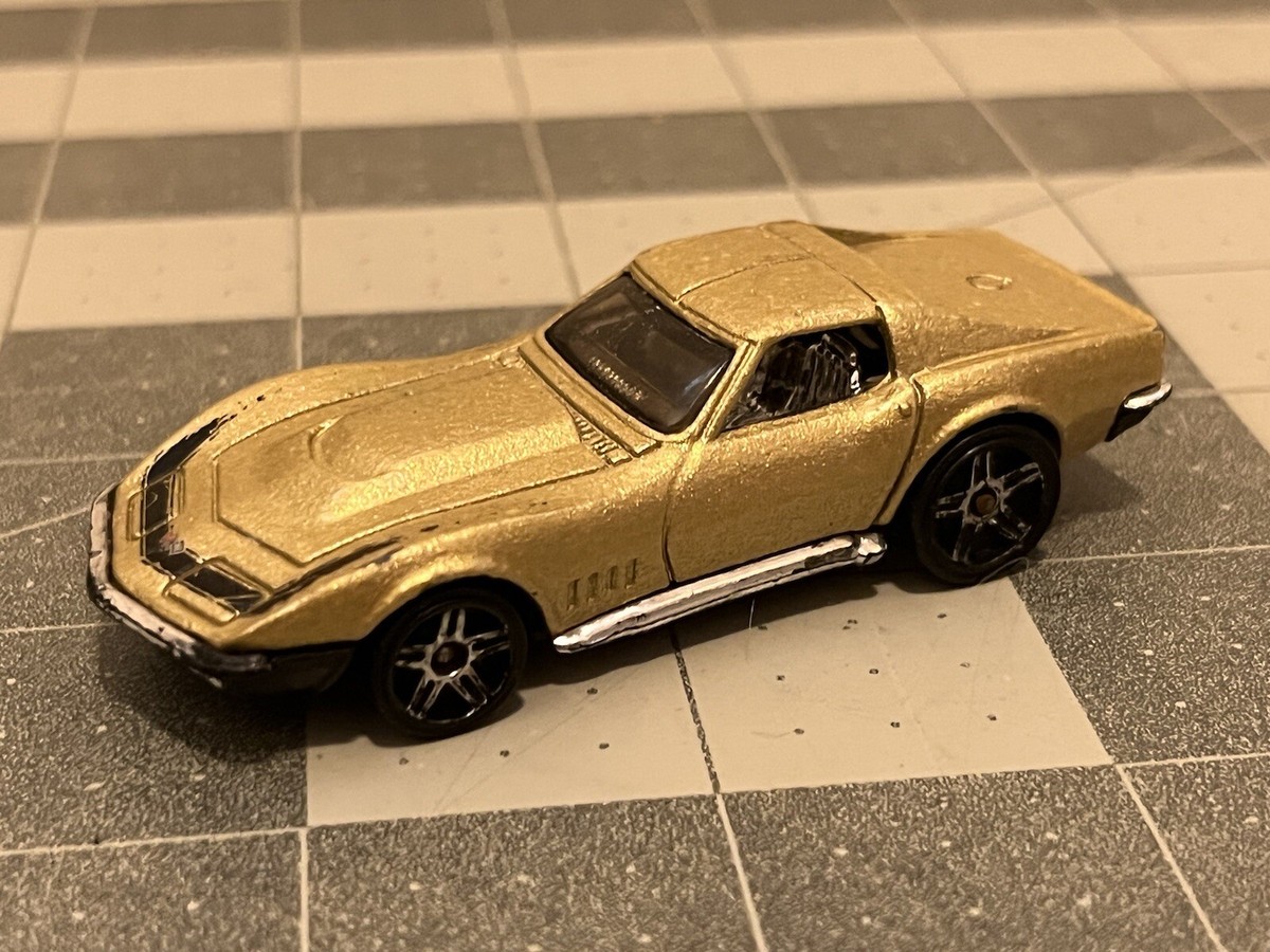 Hot Wheels '69 Corvette #007 HW '06 First Editions 7/38 Gold Loose