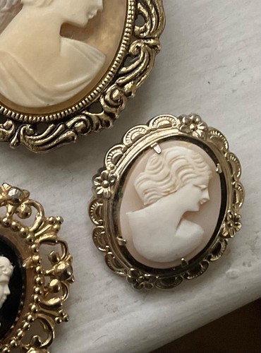 Vintage LOT CAMEO BROOCH PINS Carved Shell Signed Coro Acrylic Double Profile - Picture 3 of 8