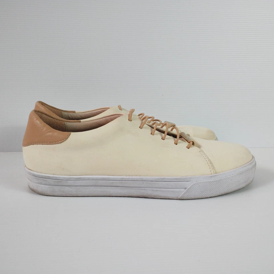 Camilla & Marcs Women Size 38 Low Top Runners Sneakers Cream Beige Nubuck Finish - image 4 of 4