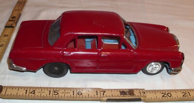 BANDAI MERCEDES BENZ 250 SEDAN CAR TIN FRICTION TOY JAPAN IN RED
