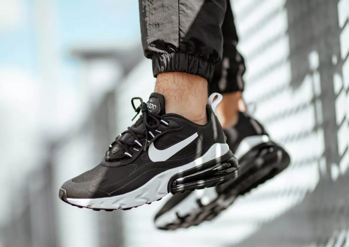 Nike Air Max 270 React AO4971 004 Black White Black New Men s Size