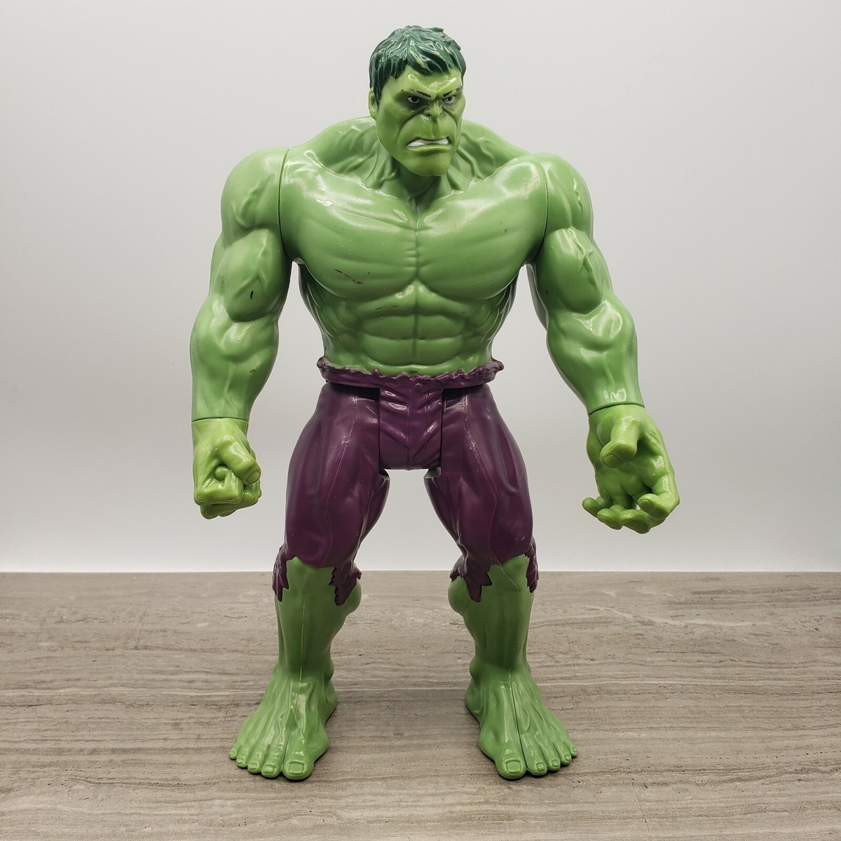 AVENGERS INFINITY WAR - HULK TITAN HERO DELUXE POWER FX 30CM