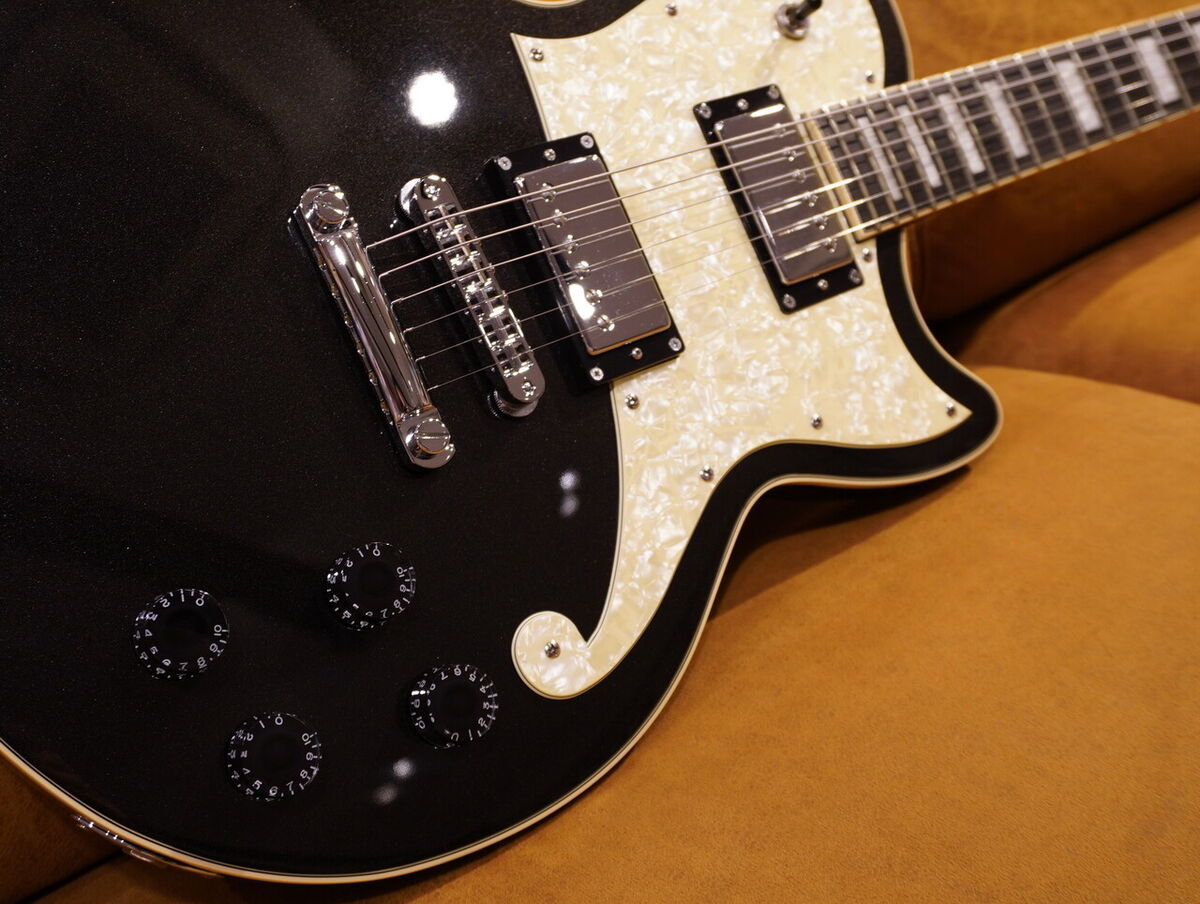 D'Angelico Premier Atlantic Black Flake Used Electric Guitar D'Angelico Premier Atlantic Black Flake Used Electric Guitar