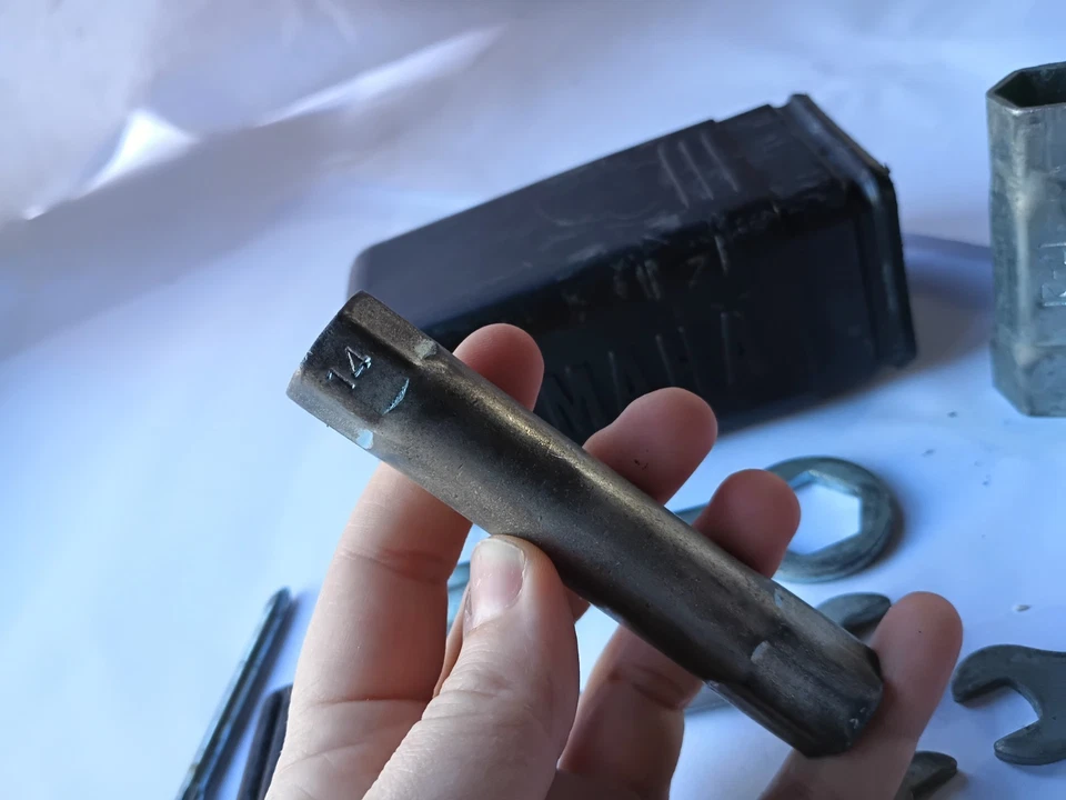 Juego de llaves Yamaha con caja de plástico negra moto de nieve incluye cuerda Foto 4 de 4