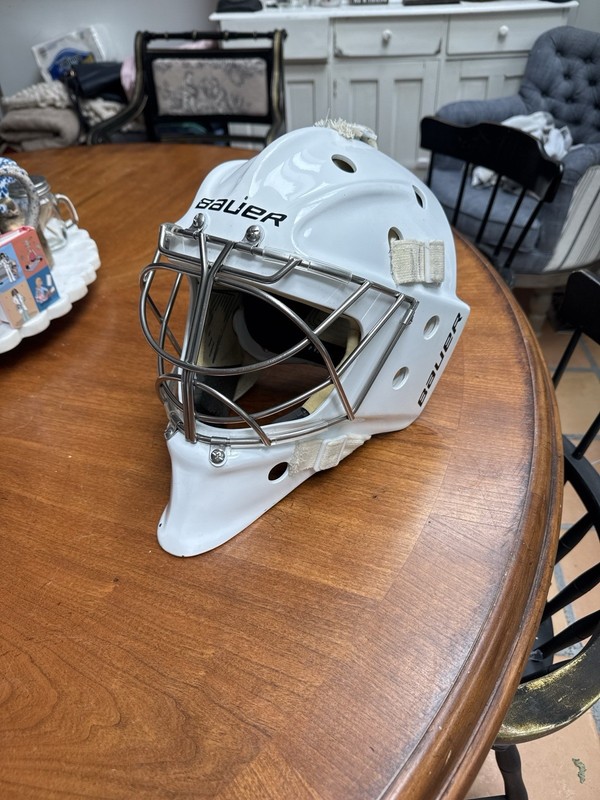 Bauer 960 Cat-Eye Senior Small Ice Hockey Goalie Mask White
