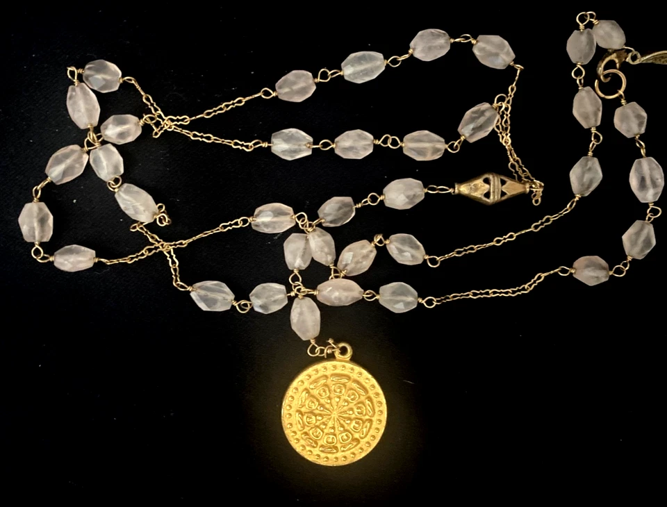 Collar Vintage Budista Rueda Dharma Tono Dorado Colgante Cuarzo Rosa Cuentas