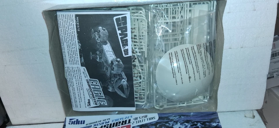 NIOB MPC 1/72 Space 1999: Eagle Transporter 14" Long 912/13 MODEL - Image 4 of 4