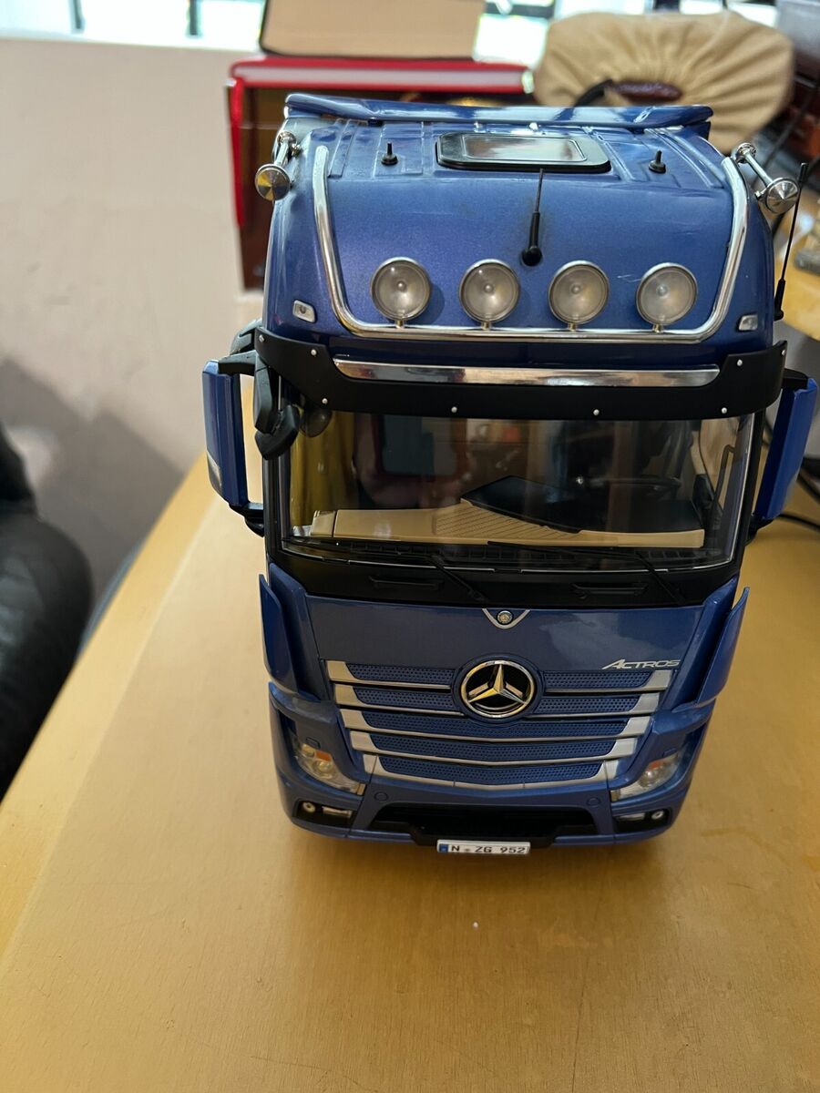 NZG (Germany) MERCEDES BENZ ACTROS GIGASPACE 4X2 1/18 Scale NZG (Germany) MERCEDES BENZ ACTROS GIGASPACE 4X2 1/18 Scale