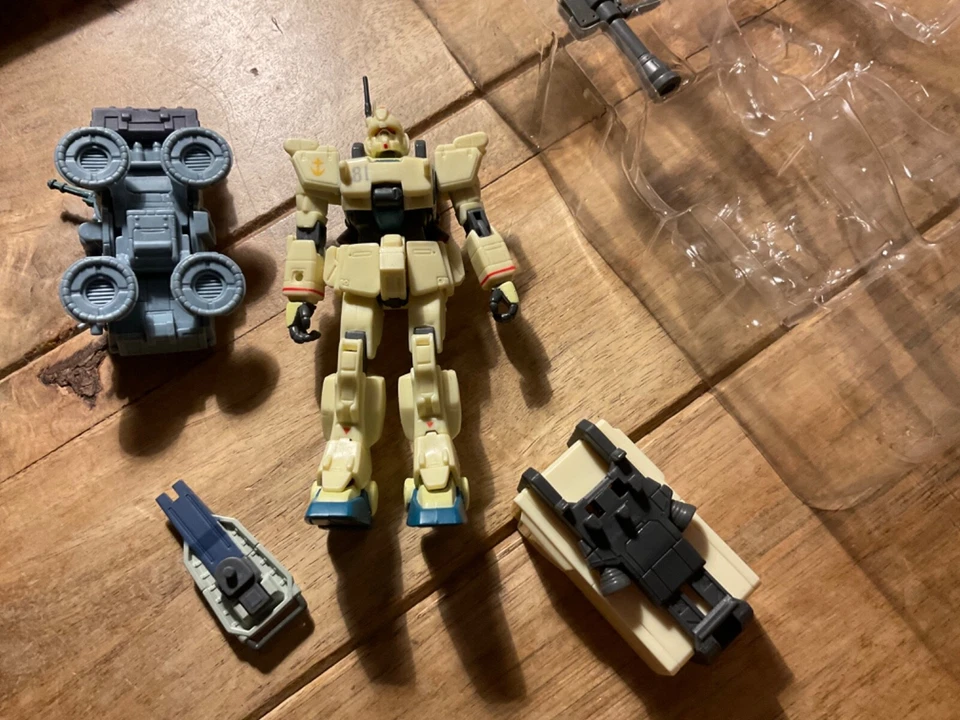 FIGURA DE ACCIÓN BANDAI MSIA RX-79(G) EZ8 PAQUETE ABIERTO Foto 3 de 4