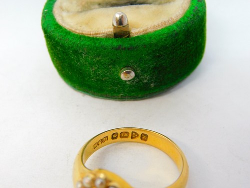 18ct Yellow Gold, Seed Pearl & Hair Set Mourning Ring Antique 1913 Chester - Picture 5 of 7