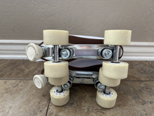CHICAGO 800 WOMEN'S ROLLAR SKATES SIZE 9 Blemish On Shoes - Picture 10 of 10