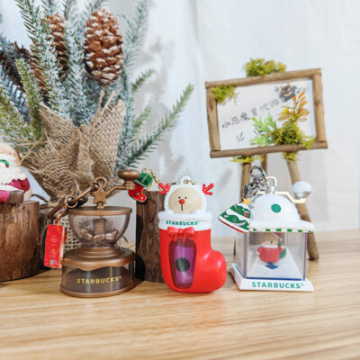 2021 China Starbucks Christmas Happy Coffee Hourglass Bear Bean grinder Keychain