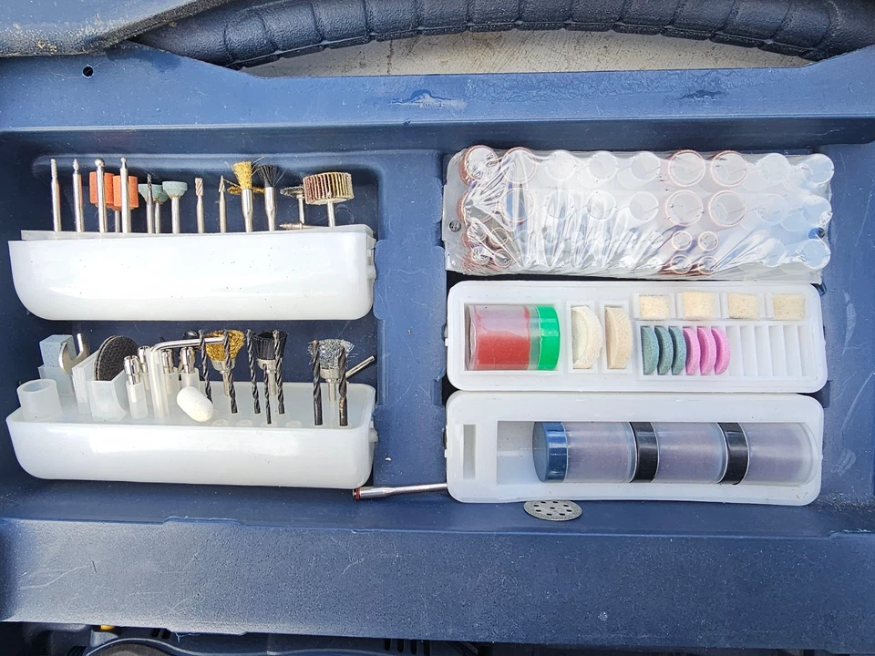 25OO38 MASTERCRAFT ROTARY TOOL, WITH FLEX SHAFT, CASE, BITS, ABOUT 20" X 14" X 4 - Image 4 of 4