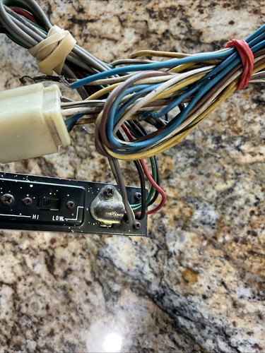 Old school Pyramid Car Stereo amplifier SE401-VL-LED 120 Watt Amp - Picture 5 of 10