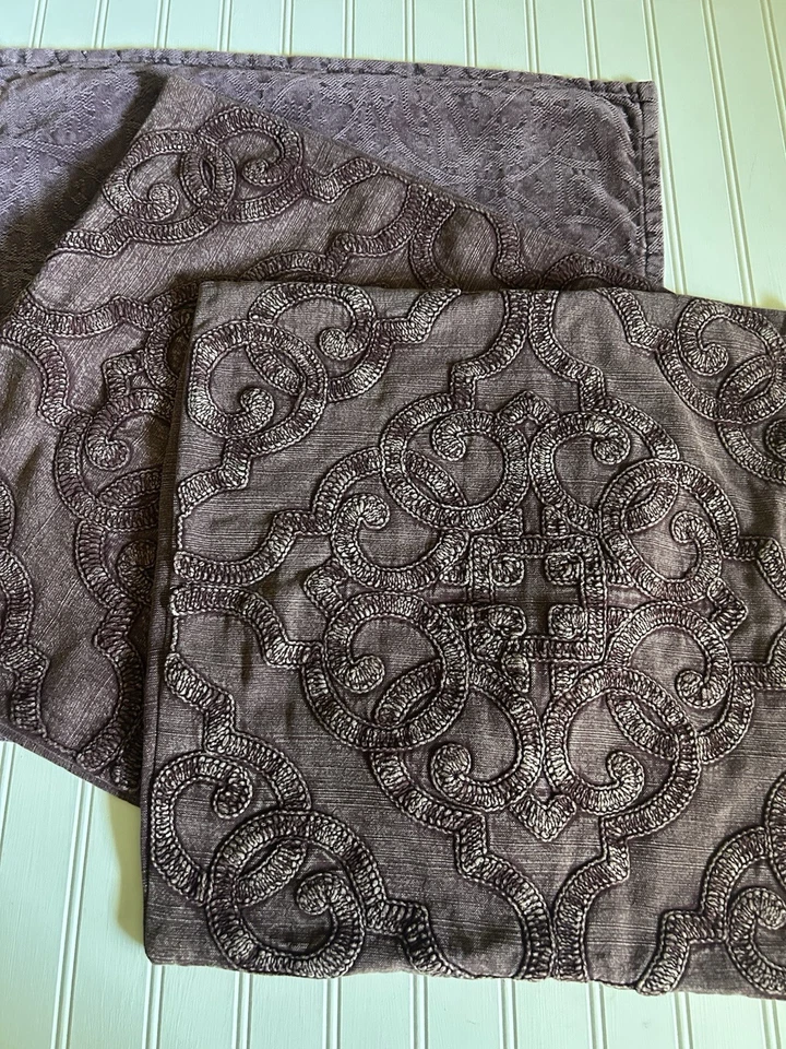 3 Pottery Barn 2 Drew 刺绣和 1 雪尼尔提花枕头套紫色 — 第 2/4 张图片