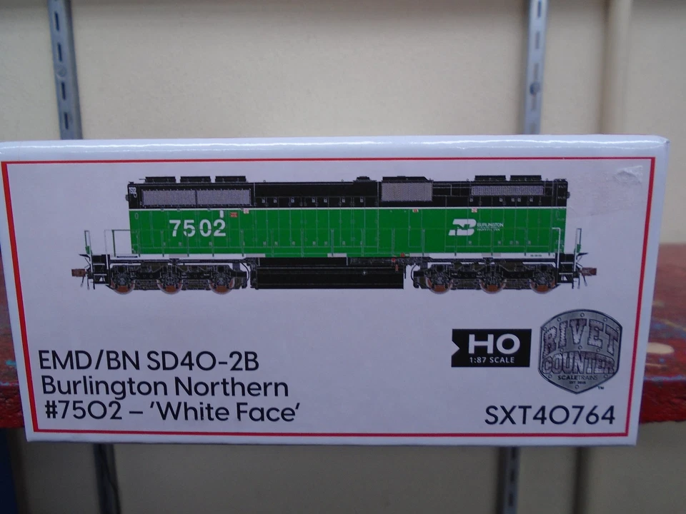 ScaleTrains Rivet Counter Burlington Nortern SD40-2B #7502 DCC Ready SXT40764 HO - Image 2 of 4