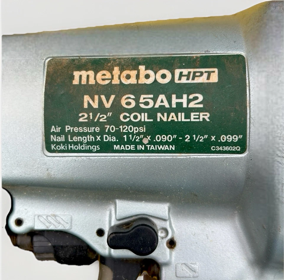 Hitachi Metabo HPT NV65AH2 2.5" Air Powered Contact Coil Siding Nailer Gun - Image 4 of 4