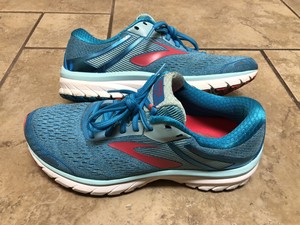 brooks adrenaline gts 18 womens size 10.5
