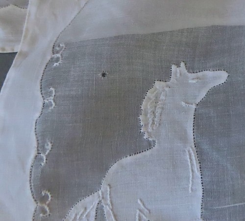 8 Vintage MADEIRA Organdy + Linen Hand Embroidered + Appliqued Placemats HORSES - Picture 10 of 10