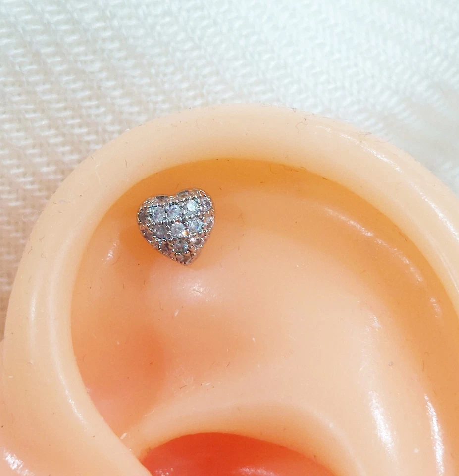 Orecchino piercing cuore in acciaio inox per elice cartilagine lobo labbra - Immagine 3 di 4