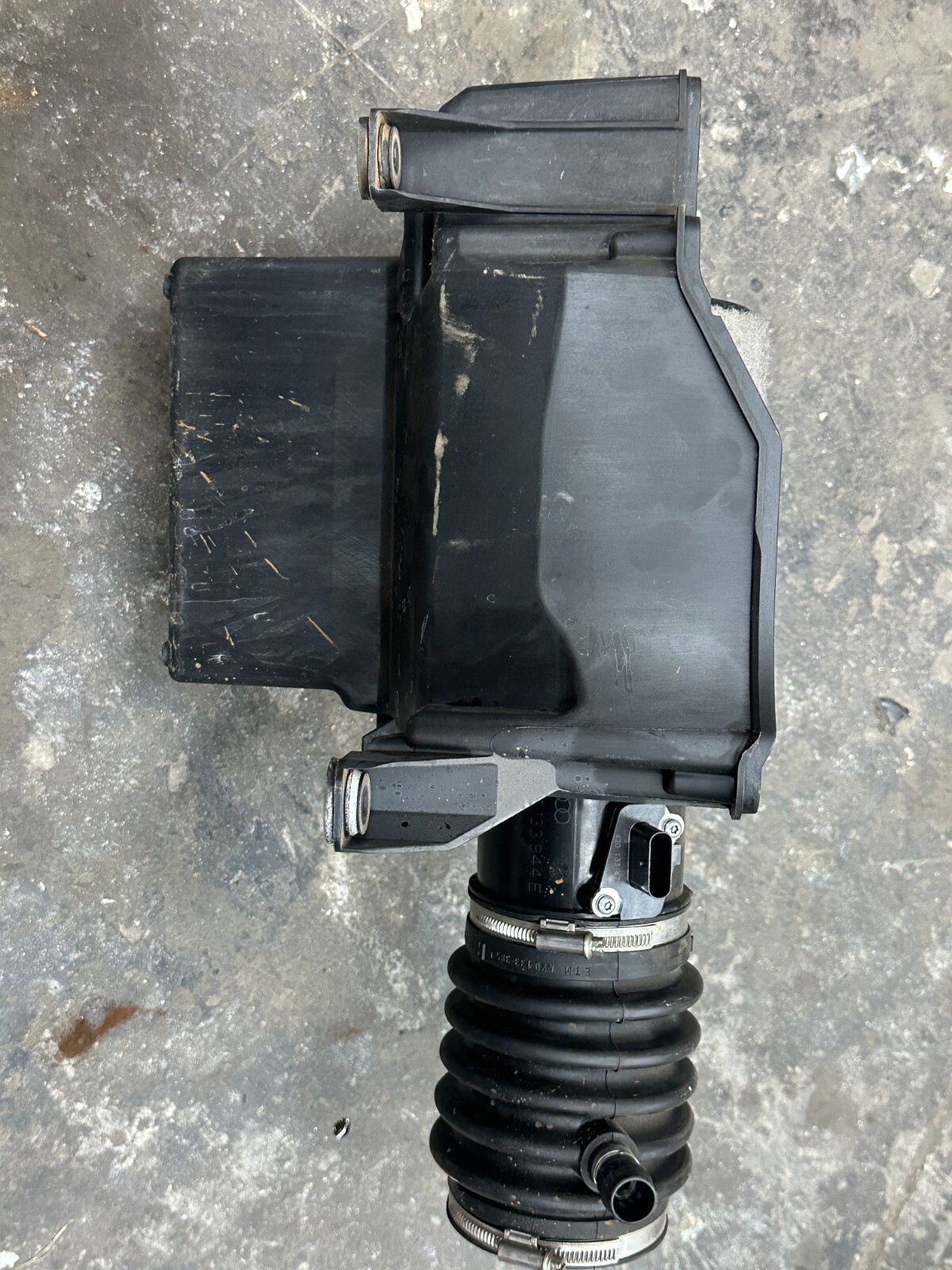 2014 AUDI R8 OEM LEFT DRIVER AIR FILTER INTAKE OEM 420133844E 420 133 844 E