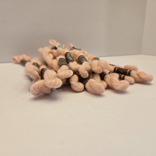 DMC Wool Embroidery Floss Broder Medicis Peach Pink 8818 27.3yd Skein Lot Of 18 - Picture 8 of 10