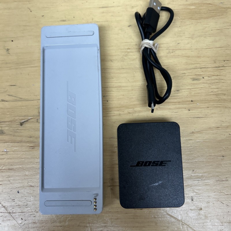 Bose SoundLink Mini II Charger Cradle (416912) w/ Cord & Block  *All Original*