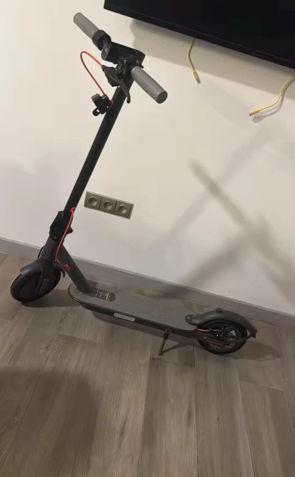 E Roller mit Straßenzulassung E-Scooter Elektro Scooter