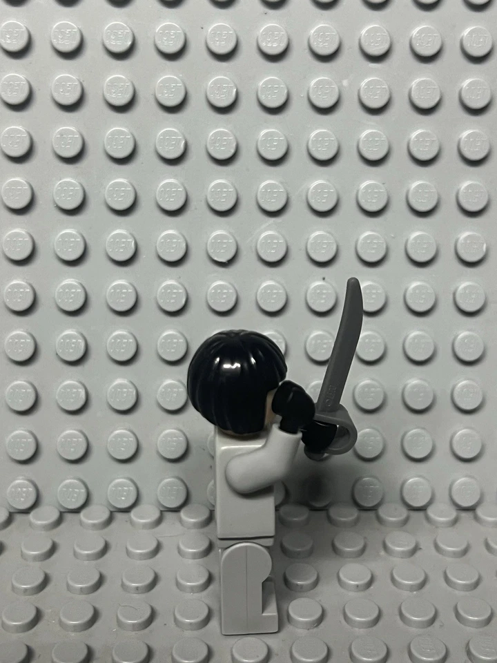 MINIFIGURA LEGO INDIANA JONES IRINA SPALKO Foto 4 de 4