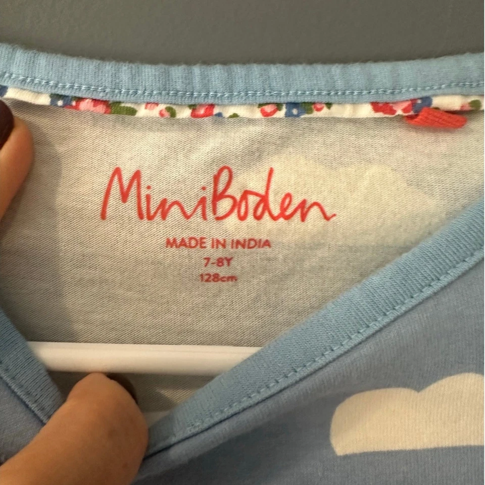 Mini Boden Applique Bunny Mom and Baby Clouds 100% Cotton Size 7-8Y 128cm - Image 4 of 4