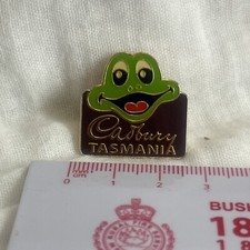 vintage Enamel CADBURY TASMANIA FREDO Frog Advertising badge