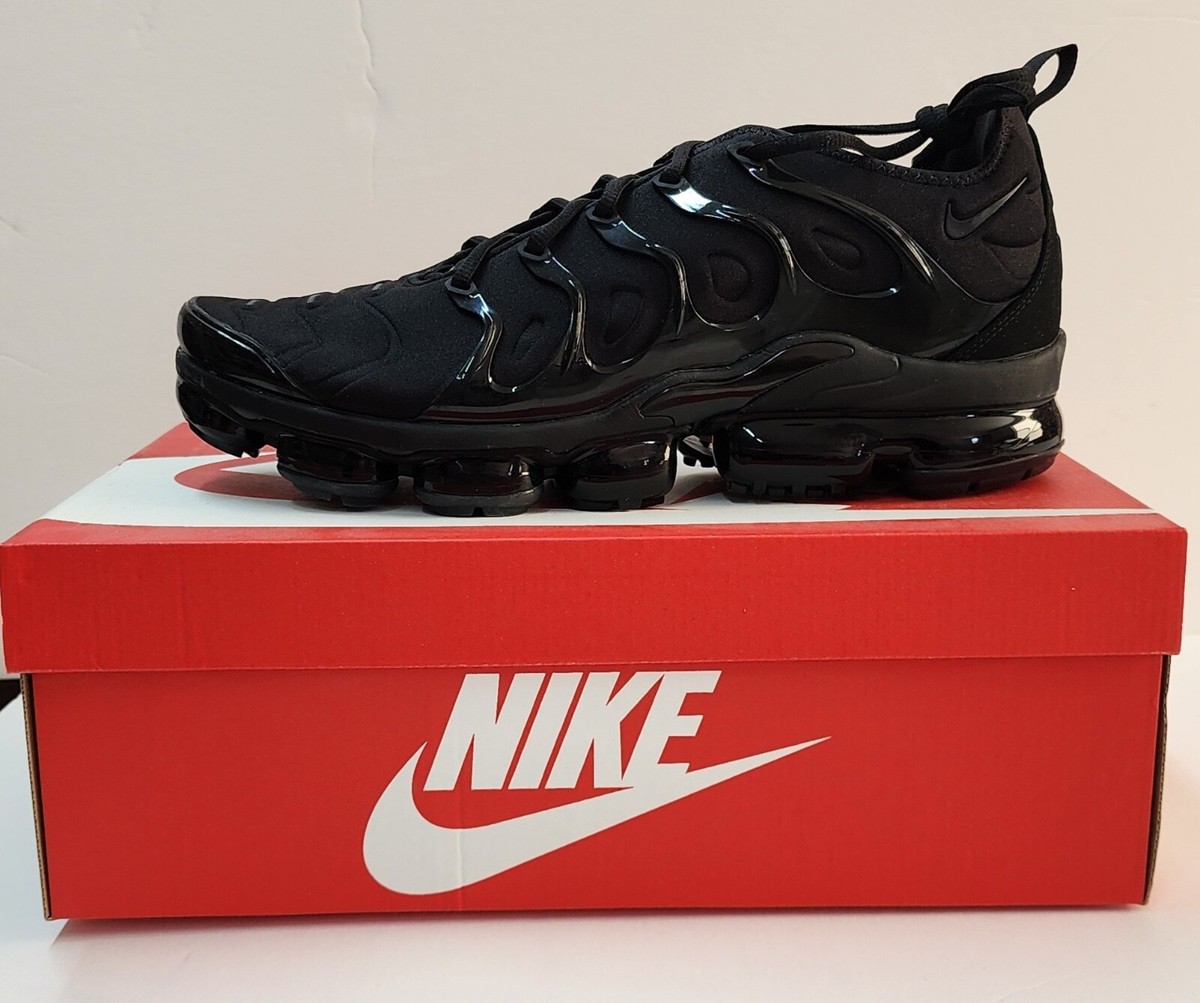 NIKE AIR VAPORMAX PLUS TRIPLE BLACK SHOES MEN SIZE 8.5 US 