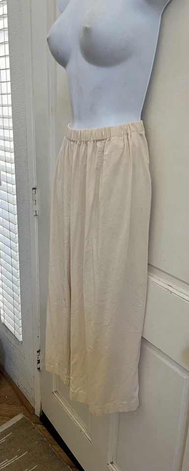 Pantalones CHALOU Cremosos Marfil Viscosa Sedosa Tiro Alto Cintura Elástica Recortados Pierna Ancha Foto 4 de 4