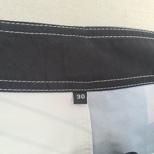 Quiksilver Mens Board Shorts Size 30 Lightweight Stretch Swim Trunk Surf Beach - Picture 5 of 22