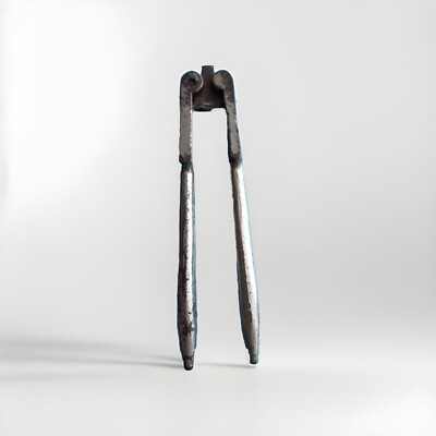 Antiker Nussknacker aus Eisen 7,3 x 4,5 cm (386) wie abgebildet Top Angebot