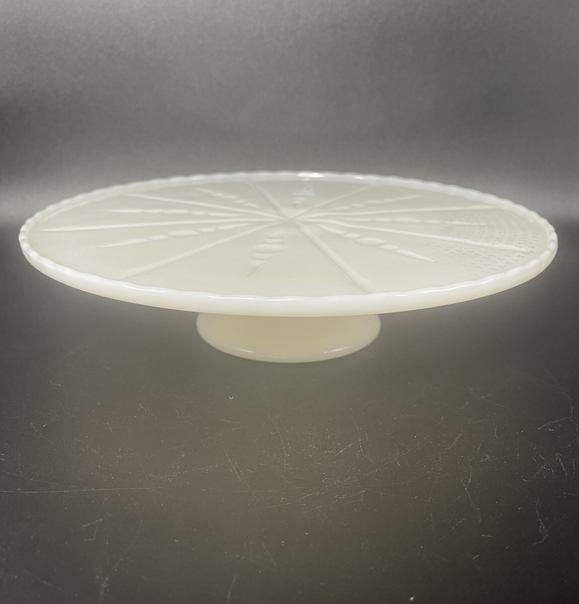 ANCHOR HOCKING Starburst Milk Glass Cake Stand Pedestal Plate 10