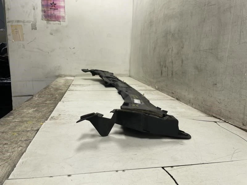 Lincoln MKS 2013 cubierta de rejilla de ventilación delantera debajo del parabrisas OEM+  Foto 3 de 4