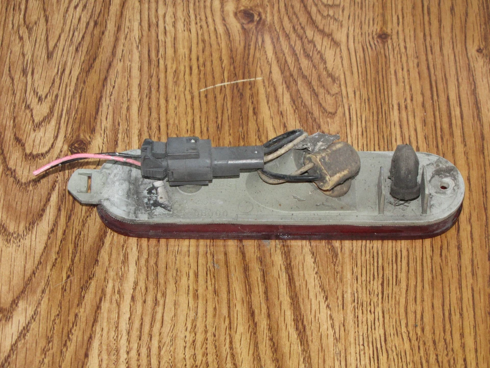 NISSAN QUEST MERCURY VILLAGER REAR SIDE MARKER LIGHT 93-98 LH OEM DRIVER - Image 2 of 2